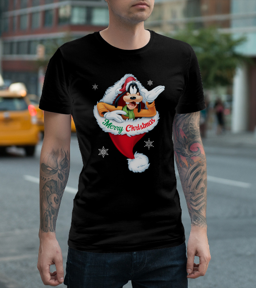 Merry Christmas Goofy In Santa Hat With Snowflakes T-Shirt