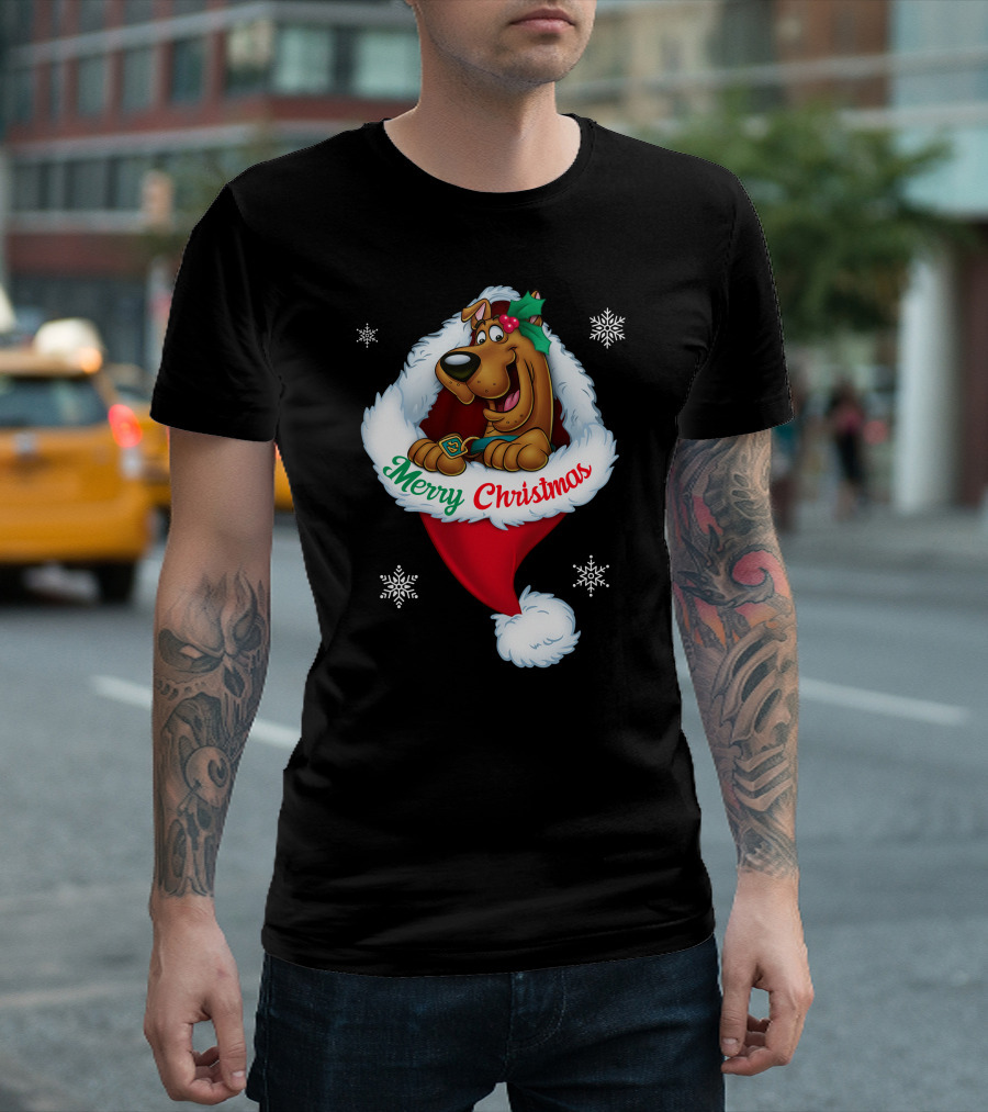 Scooby Doo Merry Christmas Snowflakes Santa Hat T-Shirt