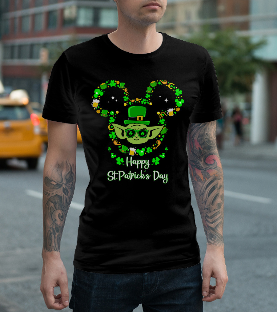 Happy St. Patrick's Day Baby Yoda With Shamrocks And Leprechaun Hat T-Shirt