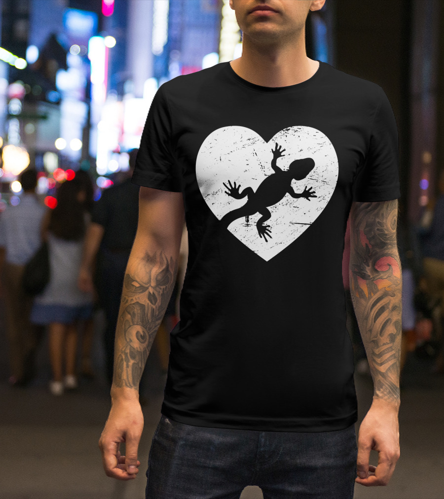 Distressed Heart Leopard Gecko Silhouette T-Shirt