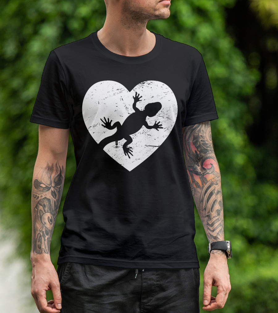 Distressed Heart Leopard Gecko Silhouette T-Shirt