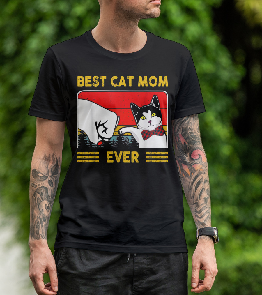 BEST CAT MOM EVER Retro Vintage Cat With Fist Bump And Bow Tie T-Shirt