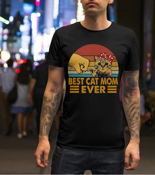 BEST CAT MOM EVER VINTAGE FIST BUMP WITH CAT BOW STRIPES T-Shirt