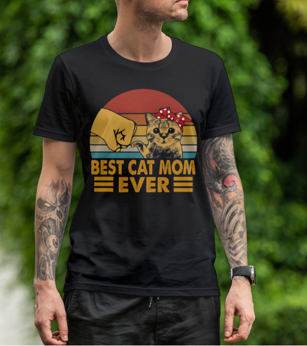 BEST CAT MOM EVER VINTAGE FIST BUMP WITH CAT BOW STRIPES T-Shirt