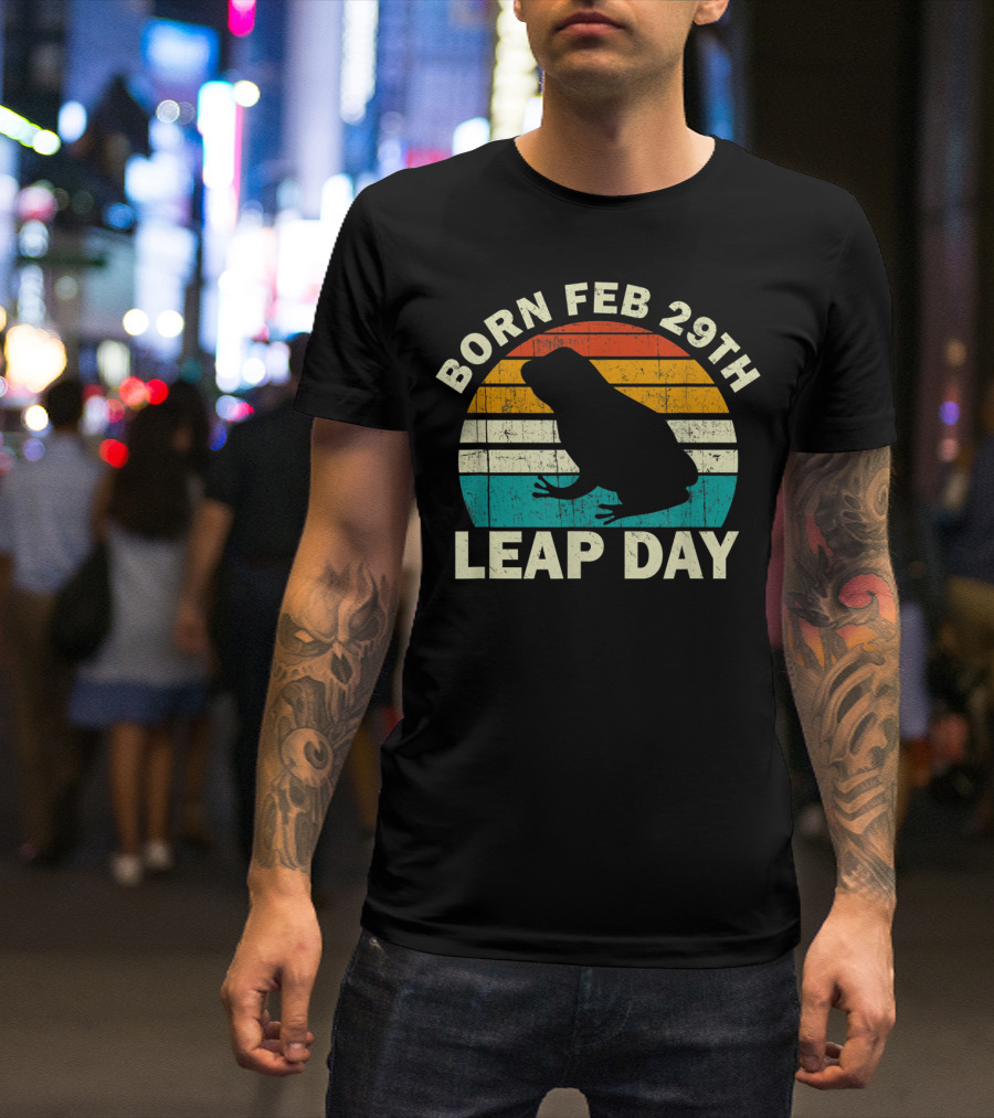 Born Feb 29th Leap Day Frog Vintage Retro Stripe T-Shirt