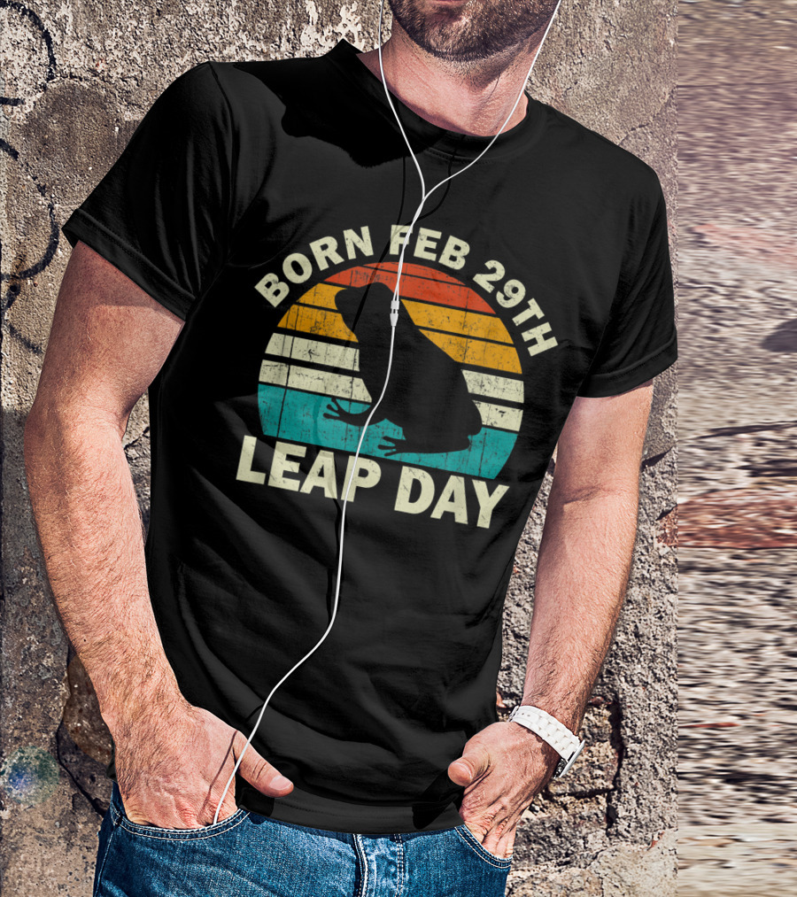Born Feb 29th Leap Day Frog Vintage Retro Stripe T-Shirt