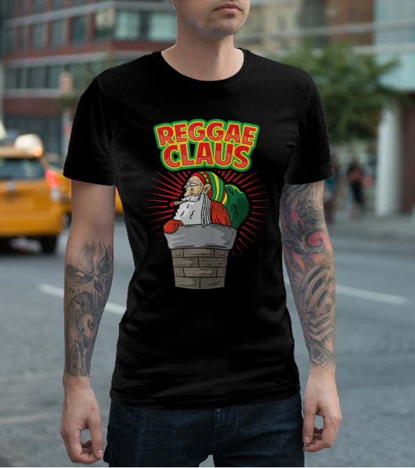 Reggae Claus Santa With Dreadlocks Smoking Weed In Chimney T-Shirt