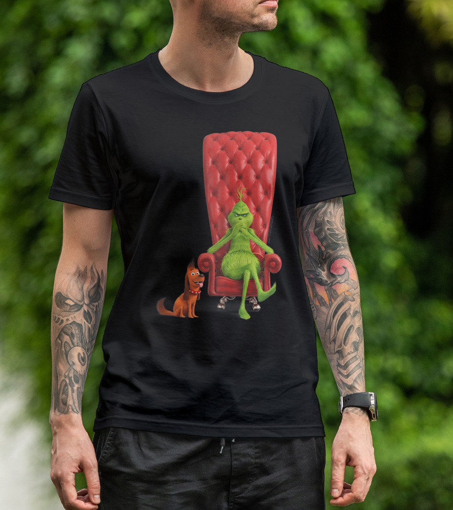 Dr Seuss The Grinch And Max On Red Tufted Chair T-Shirt
