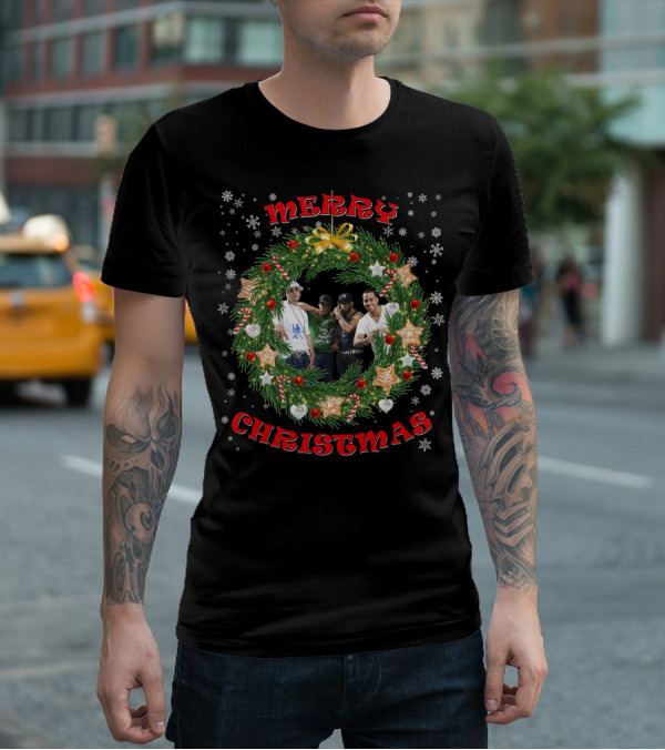 Merry Christmas Aventura Wreath Snowflakes And Holiday Decor T-Shirt