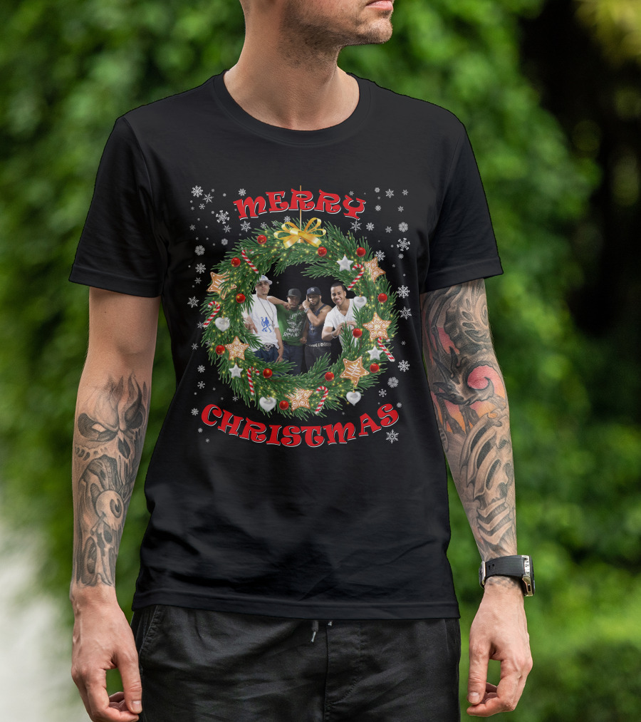 Merry Christmas Aventura Wreath Snowflakes And Holiday Decor T-Shirt
