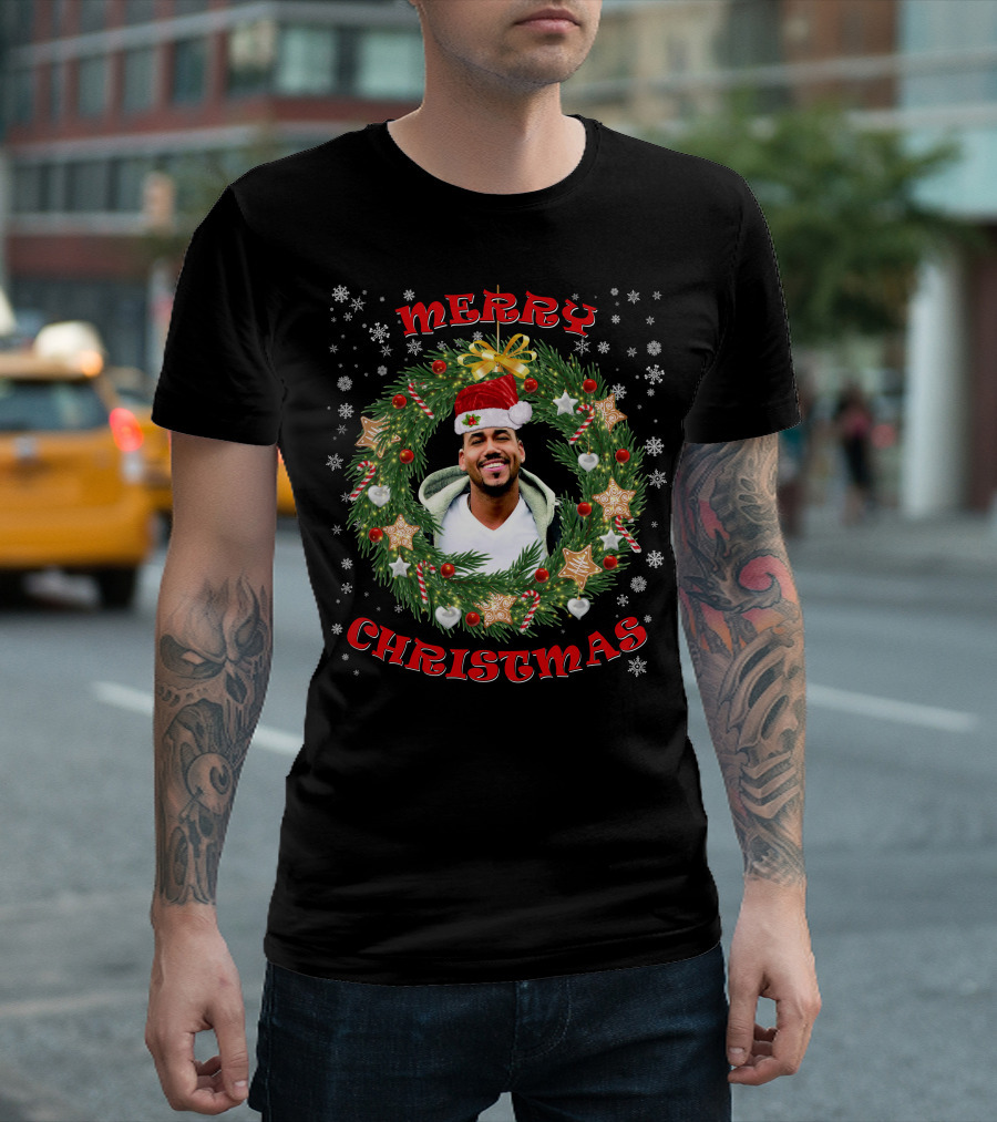 Merry Christmas Romeo Santos Santa Hat Wreath T-Shirt