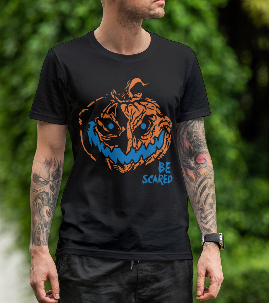 Scary Smiling Pumpkin Be Scared Halloween Horror T-Shirt