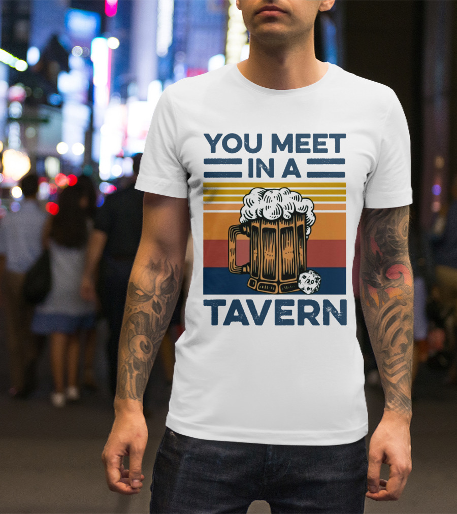 YOU MEET IN A TAVERN Beer Mug With D20 Dice And Vintage Stripes T-Shirt