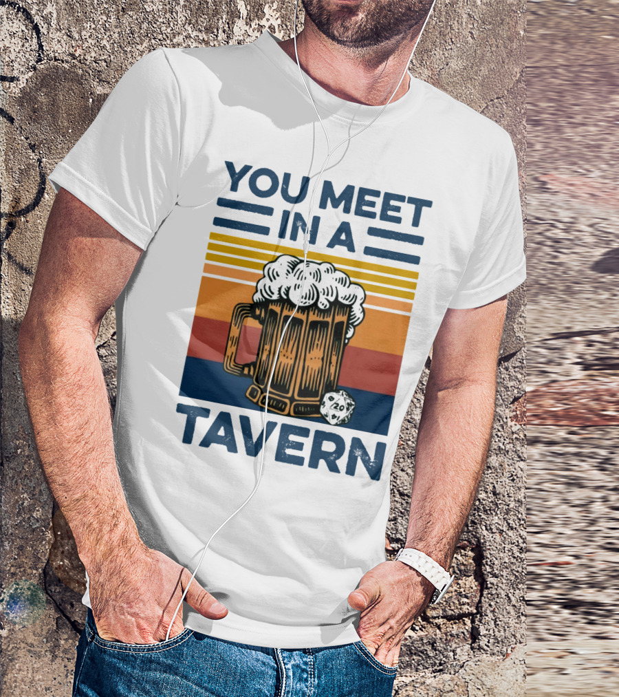 YOU MEET IN A TAVERN Beer Mug With D20 Dice And Vintage Stripes T-Shirt