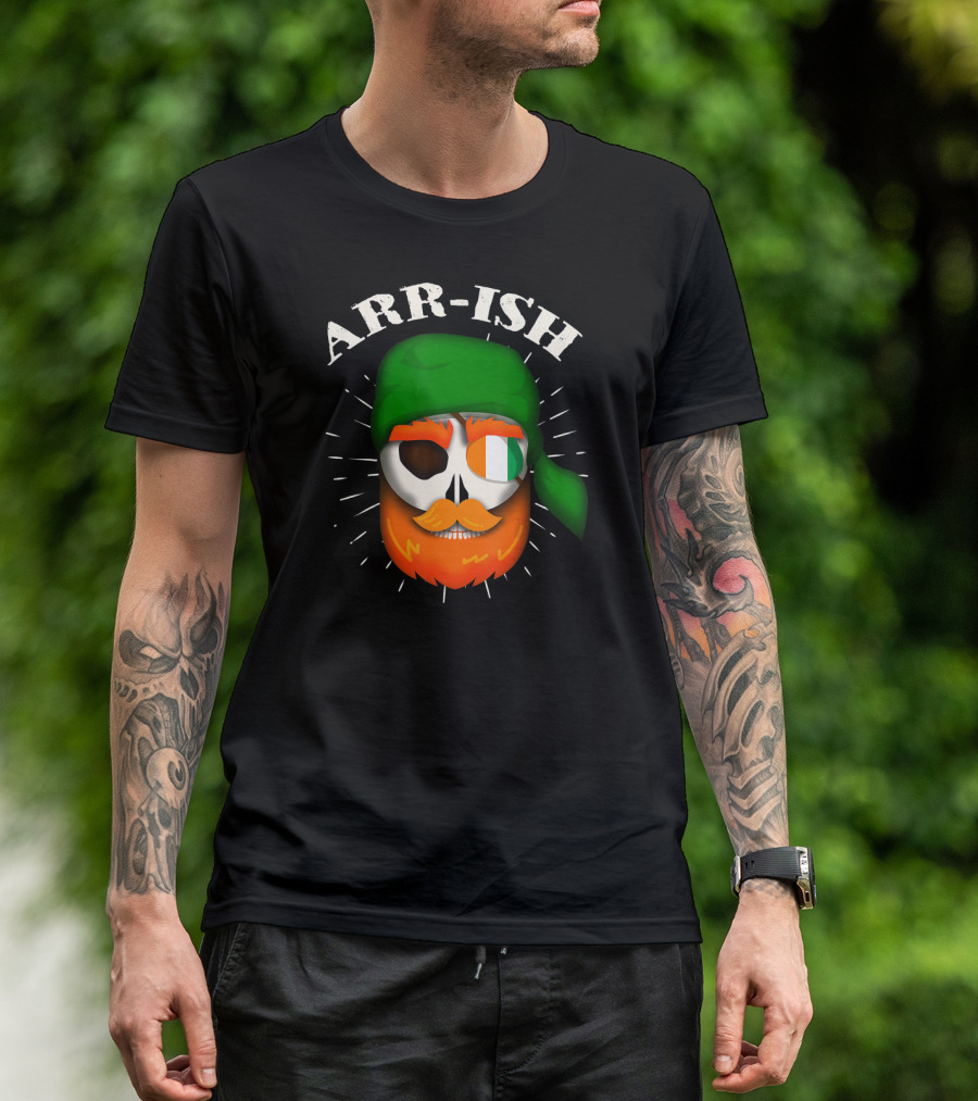 ARR-ISH Irish Pirate St Patrick's Day Skull With Green Bandana And Beard T-Shirt