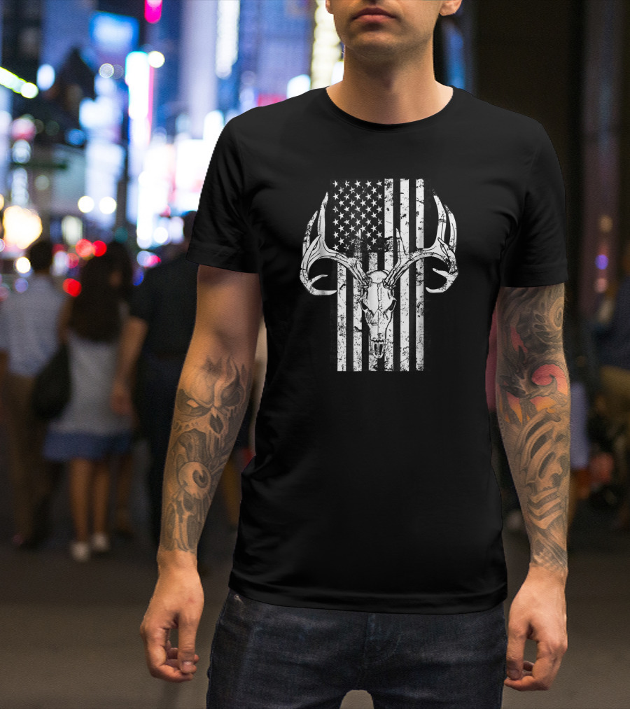 Hunting Deer Skull American Flag T-Shirt