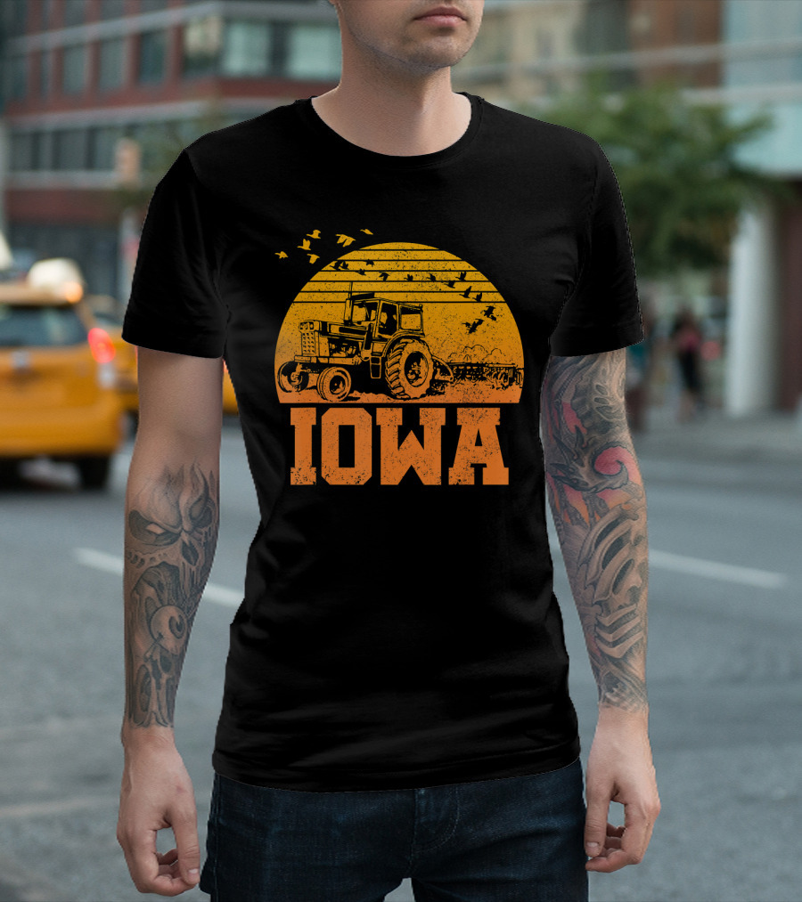 Iowa Vintage Retro Tractor Sunset Birds T-Shirt