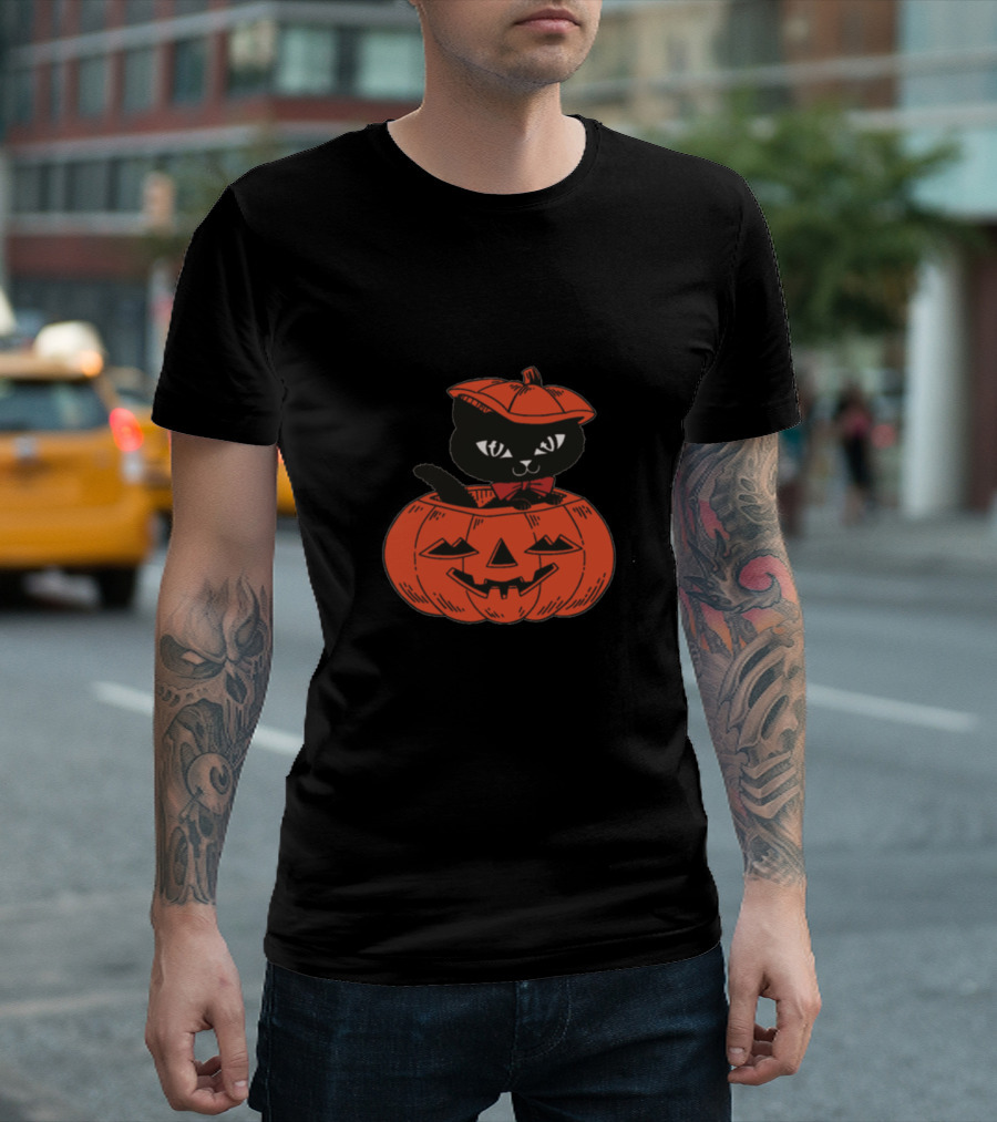 Cute Cat Inside a Pumpkin Perfect Halloween Black Cat Jack-O'-Lantern Bow Tie T-Shirt