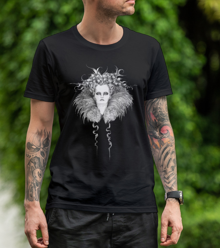 Red Queen Fur Collar Fantasy T-Shirt