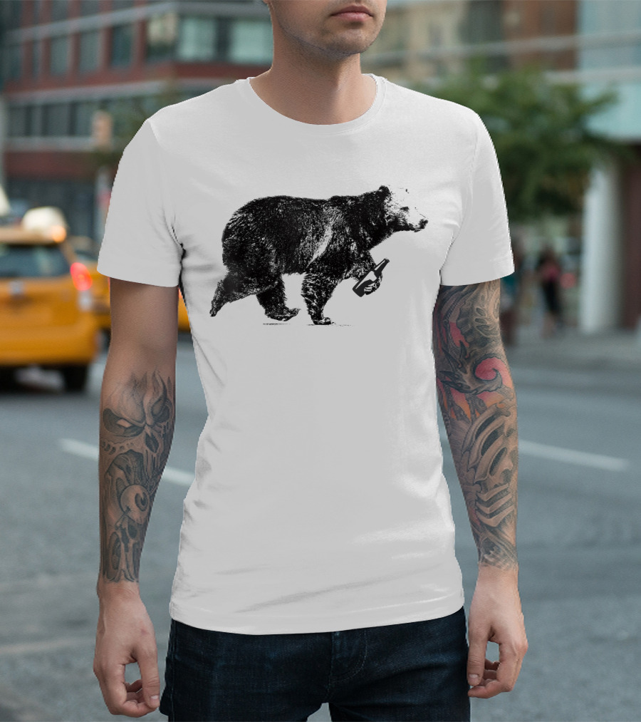Bear Beer Funny Craft Beer Drinking Beer Bear with Beer Bottle T-Shirt