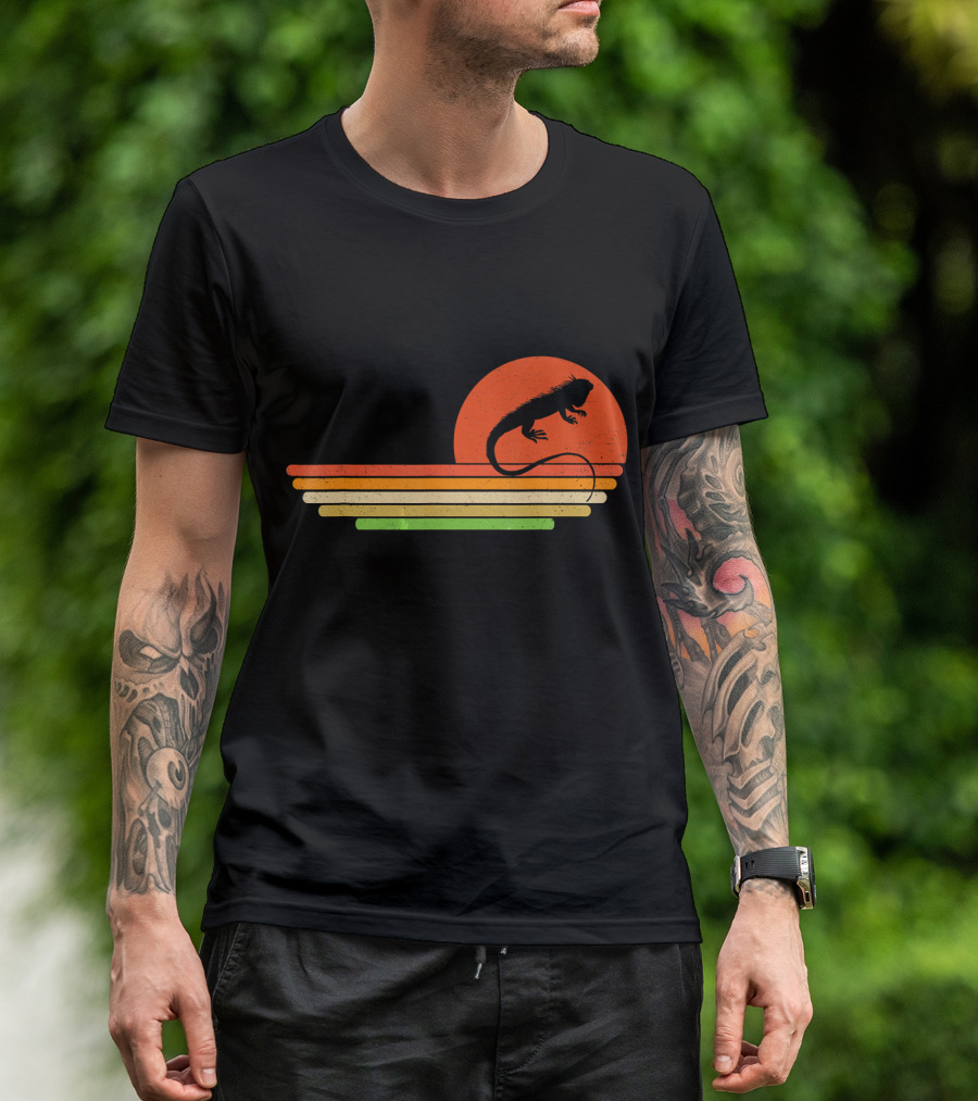 Retro Sunset Silhouette Distressed Iguana T-Shirt