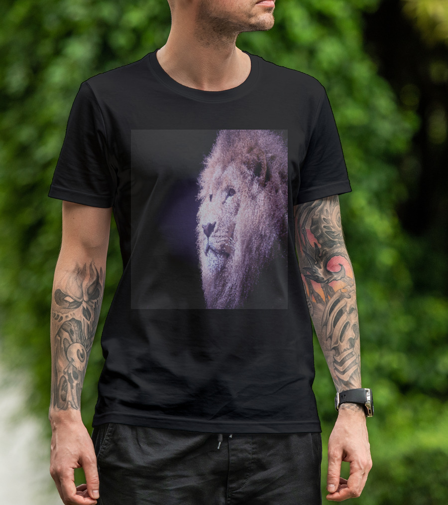Defiant Leo Majestic Lion Profile Photorealistic Contrast T-Shirt