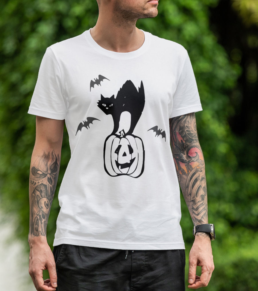 Black Cat On Halloween Pumpkin With Bats In Dark T-Shirt