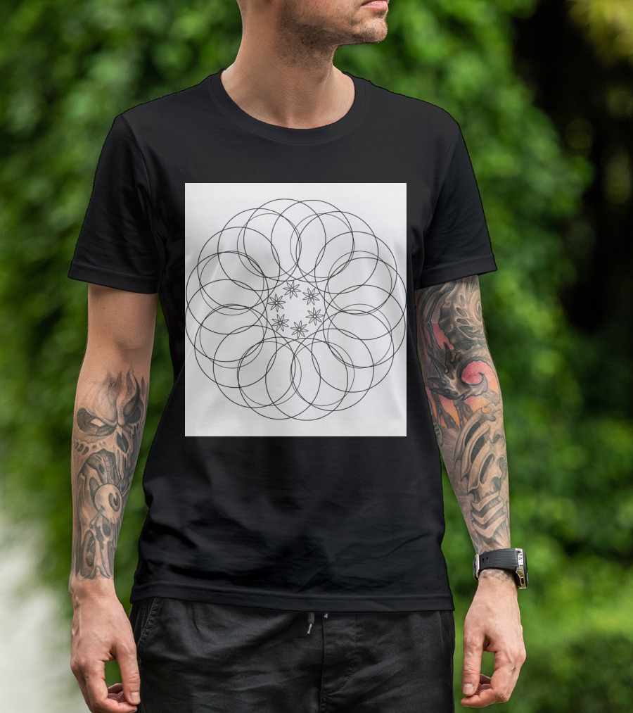 Tangled Circles Symmetrical Overlapping Pattern With Central Stars T-Shirt
