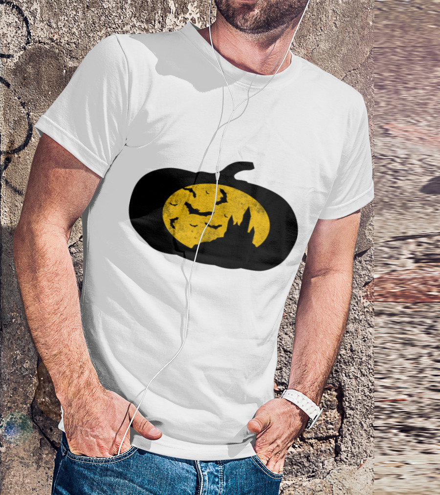 Creepy Castle Halloween Pumpkin Silhouette With Bats T-Shirt