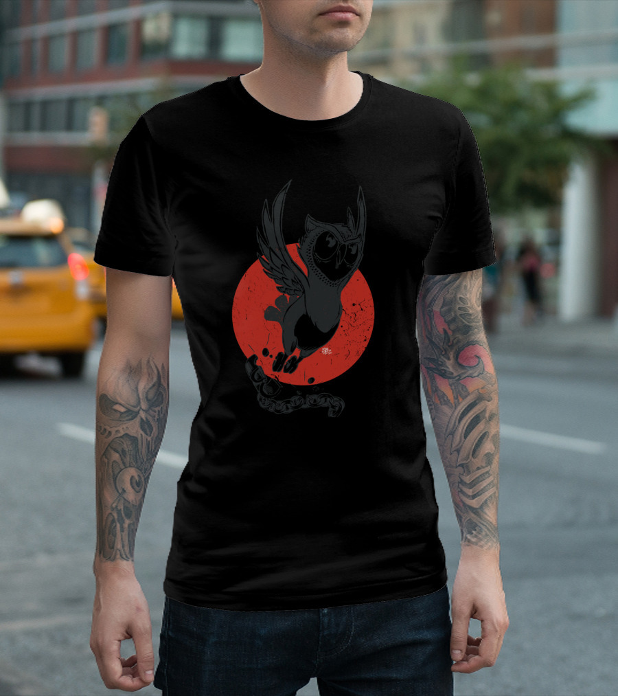 Buho Libre Flying Owl Against Red Circle Background T-Shirt