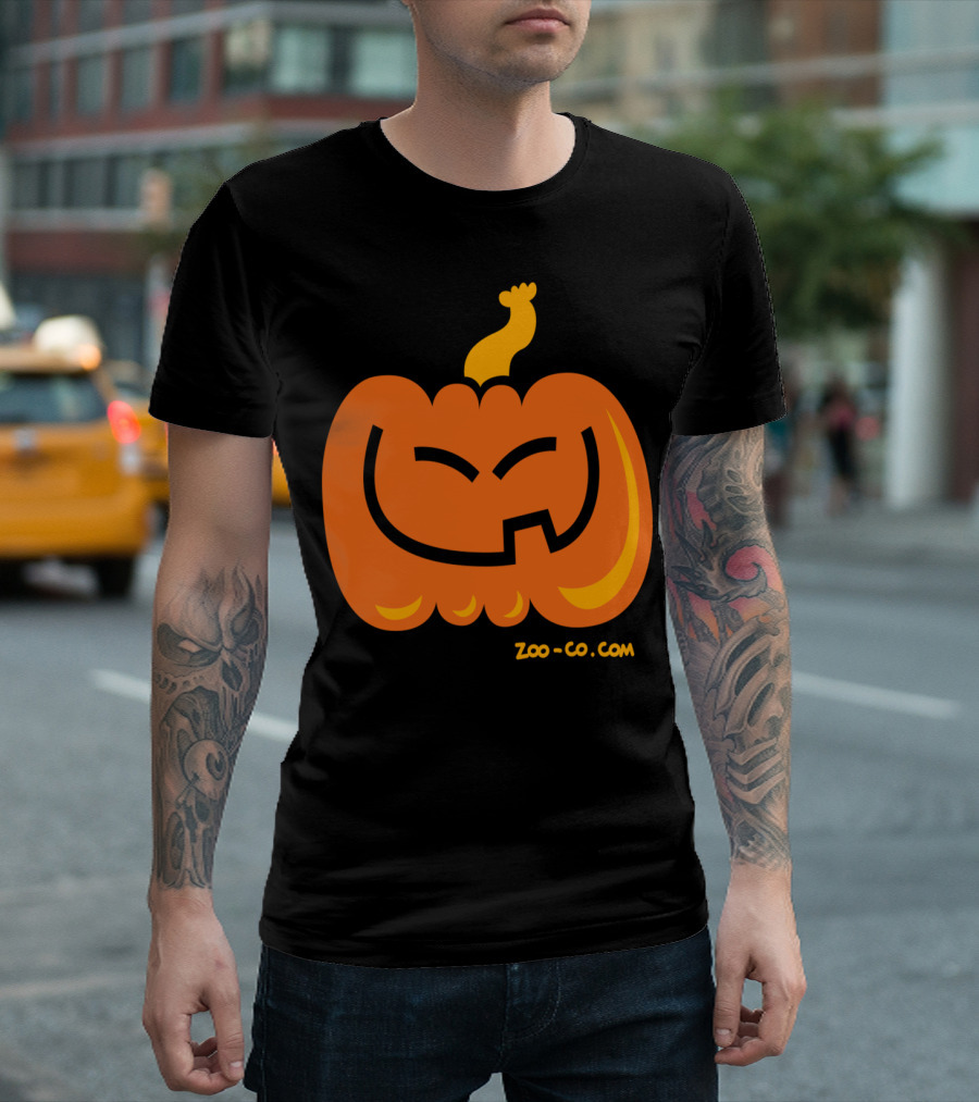 Zoo-Co Asian Pumpkin Smile With Curved Eyebrows And Mischievous Grin T-Shirt