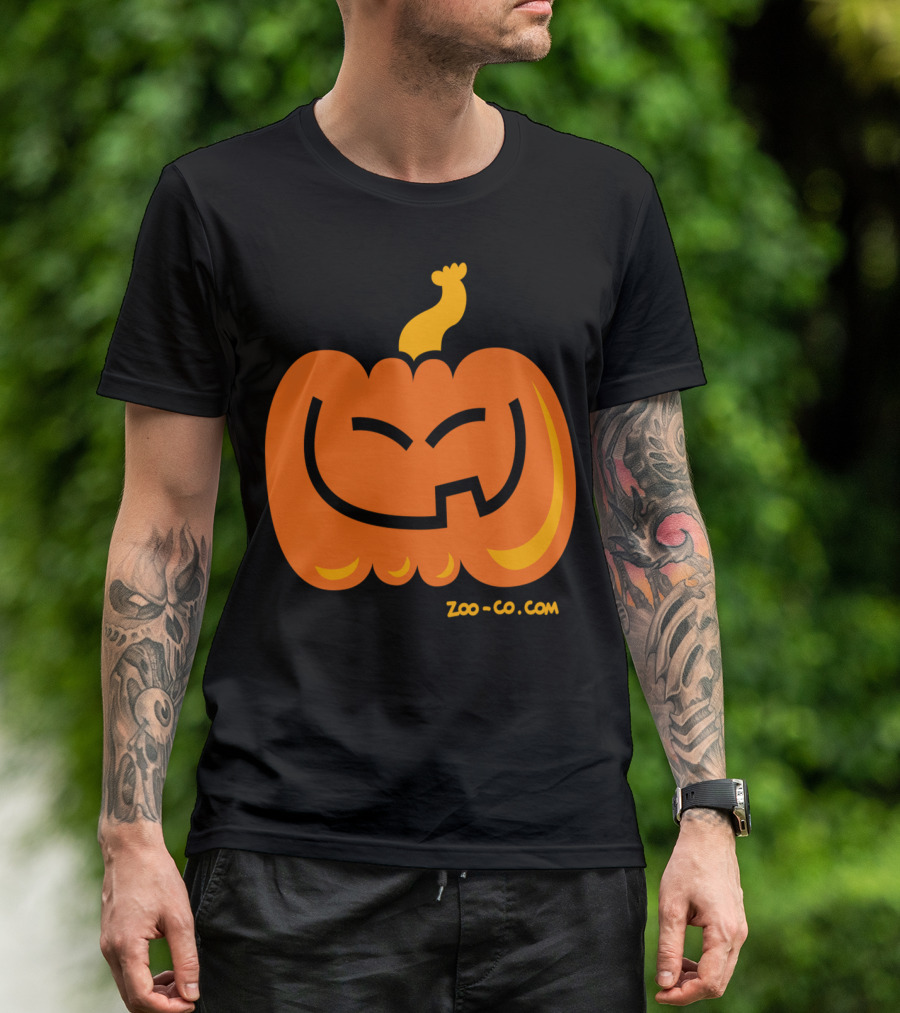 Zoo-Co Asian Pumpkin Smile With Curved Eyebrows And Mischievous Grin T-Shirt