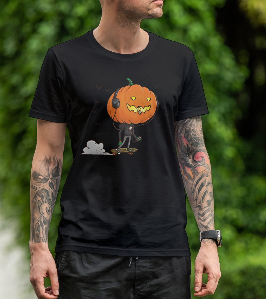 The Pumpkin Skater Headphones Halloween Jack-o'-Lantern Skateboarding Scene T-Shirt