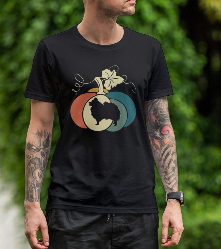 Pomeranian Dog Silhouette In Multicolored Pumpkin T-Shirt
