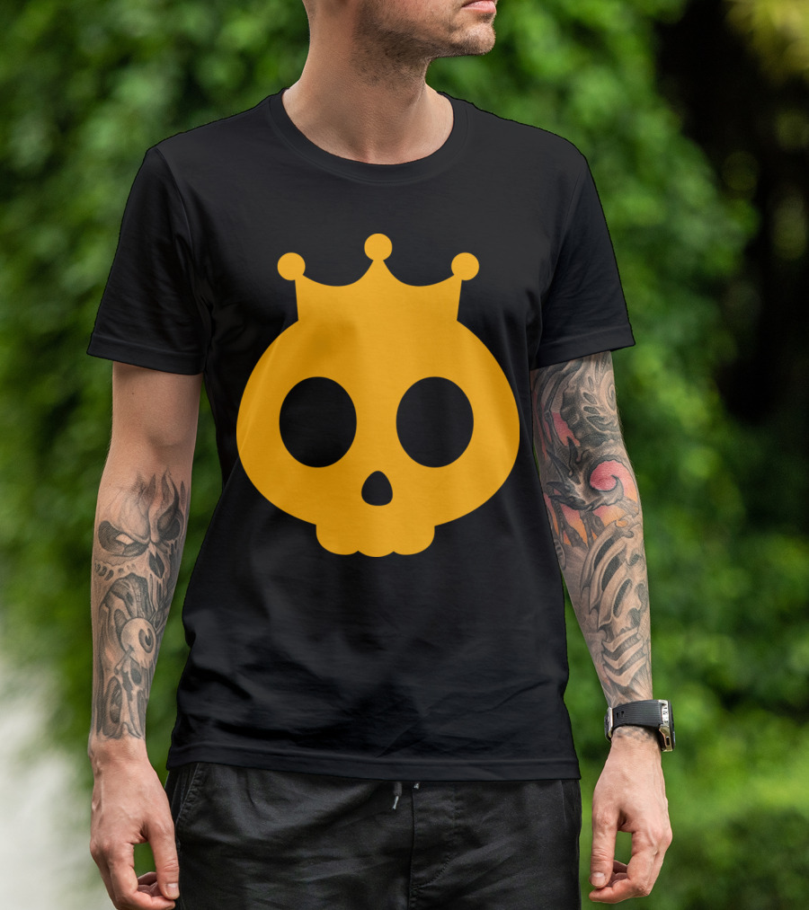 Crowned Skull Icon With Golden Emblem T-Shirt