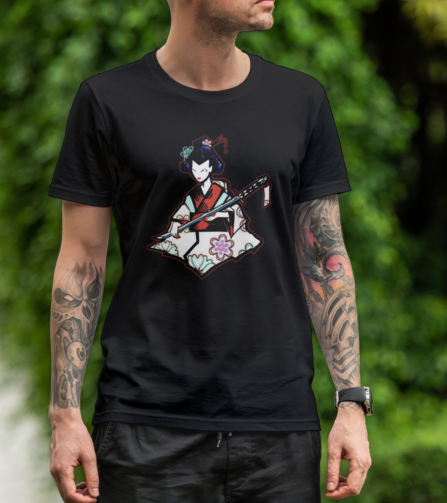 Elegant Geisha With Floral Kimono And Katana T-Shirt