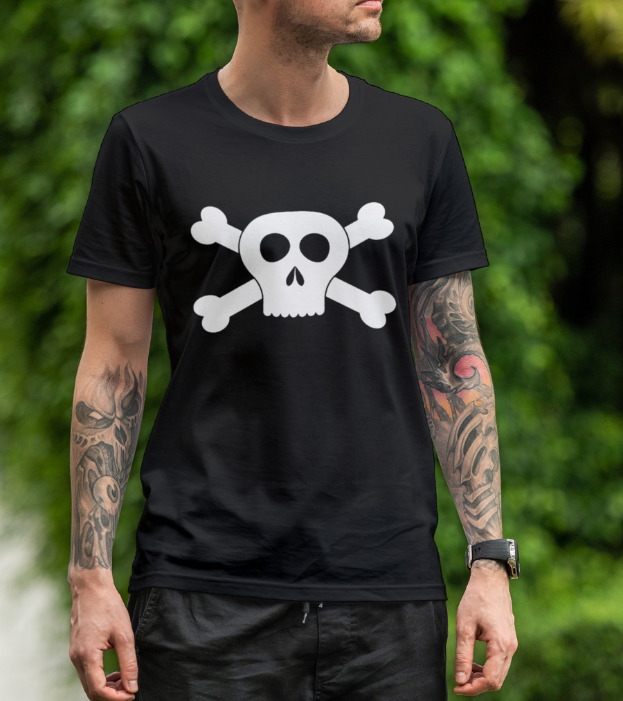 Iron On Skull And Crossbones Pirate Icon Classic T-Shirt