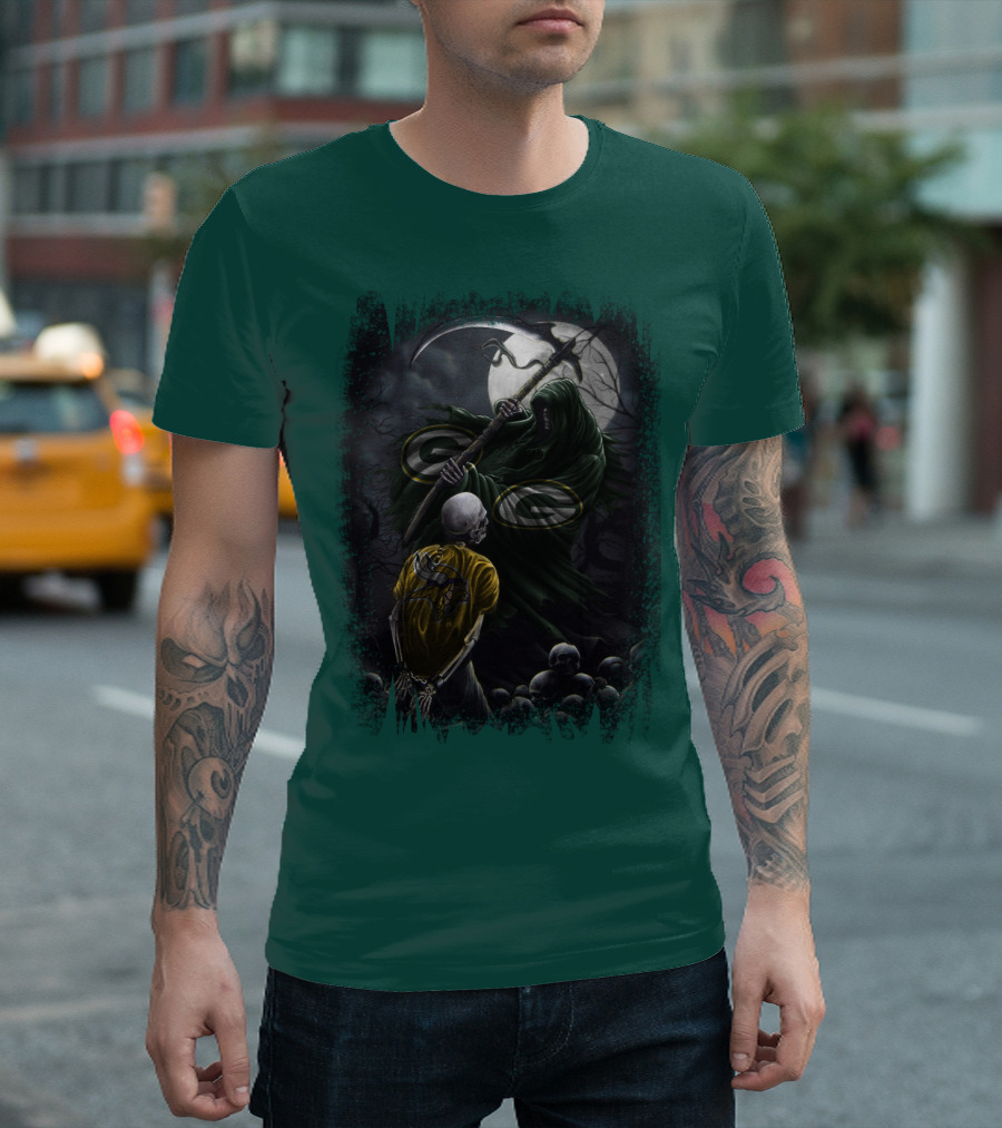 Green Bay Packers Grim Reaper Scene With Skeleton Under Moonlight T-Shirt