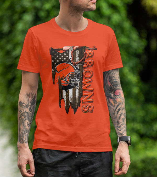 Cleveland Browns American Flag Football Helmet Browns T-Shirt