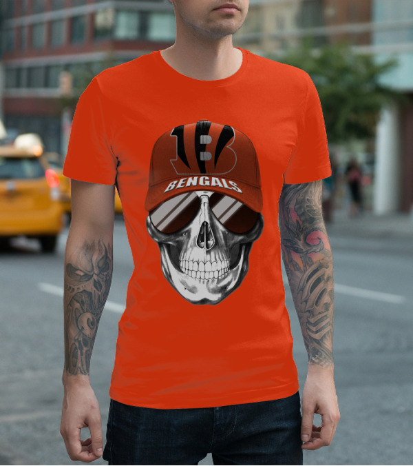 Cincinnati Bengals Skull With Cap And Mirrored Sunglasses T-Shirt