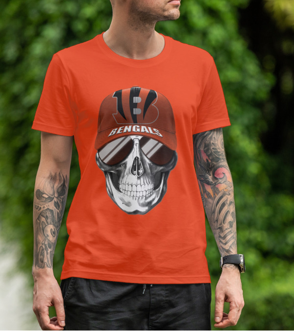 Cincinnati Bengals Skull With Cap And Mirrored Sunglasses T-Shirt