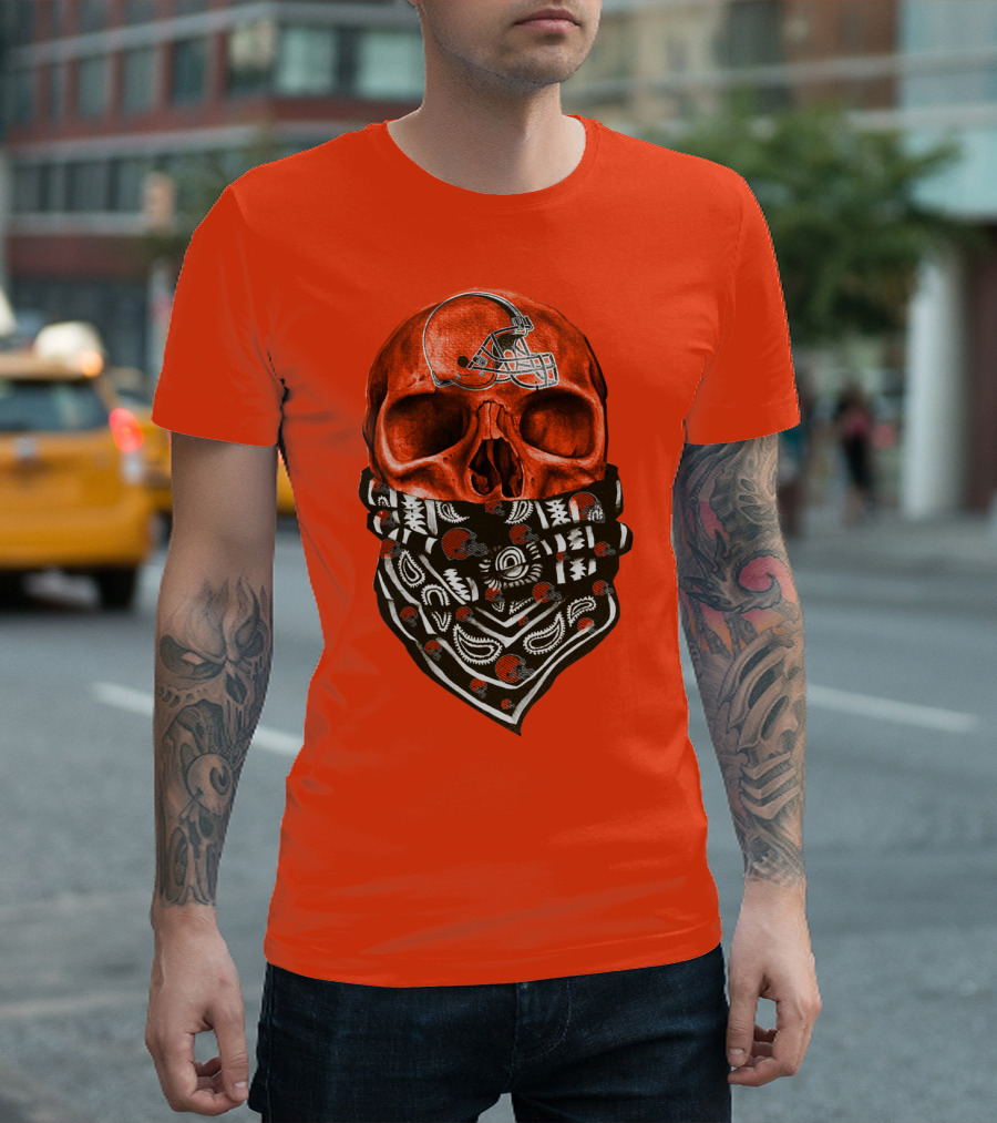 Cleveland Browns Skull With Helmet And Bandana T-Shirt