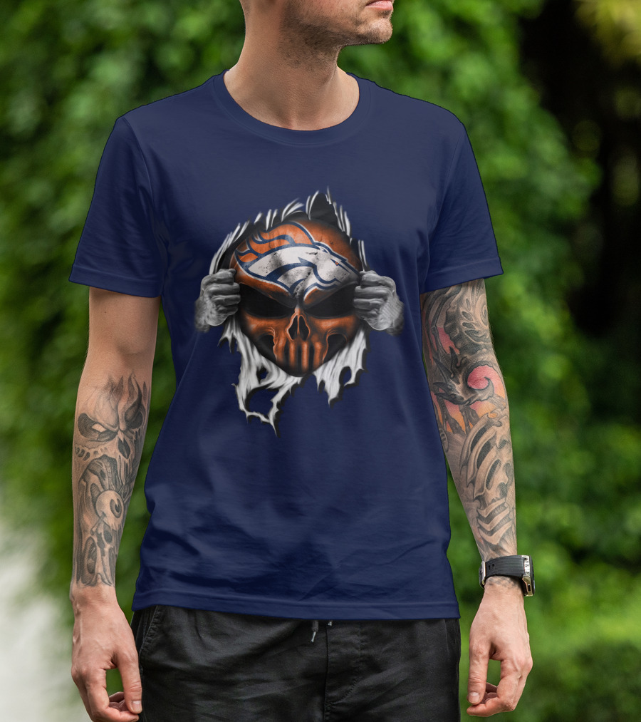 Denver Broncos Skull Logo Peeling T-Shirt