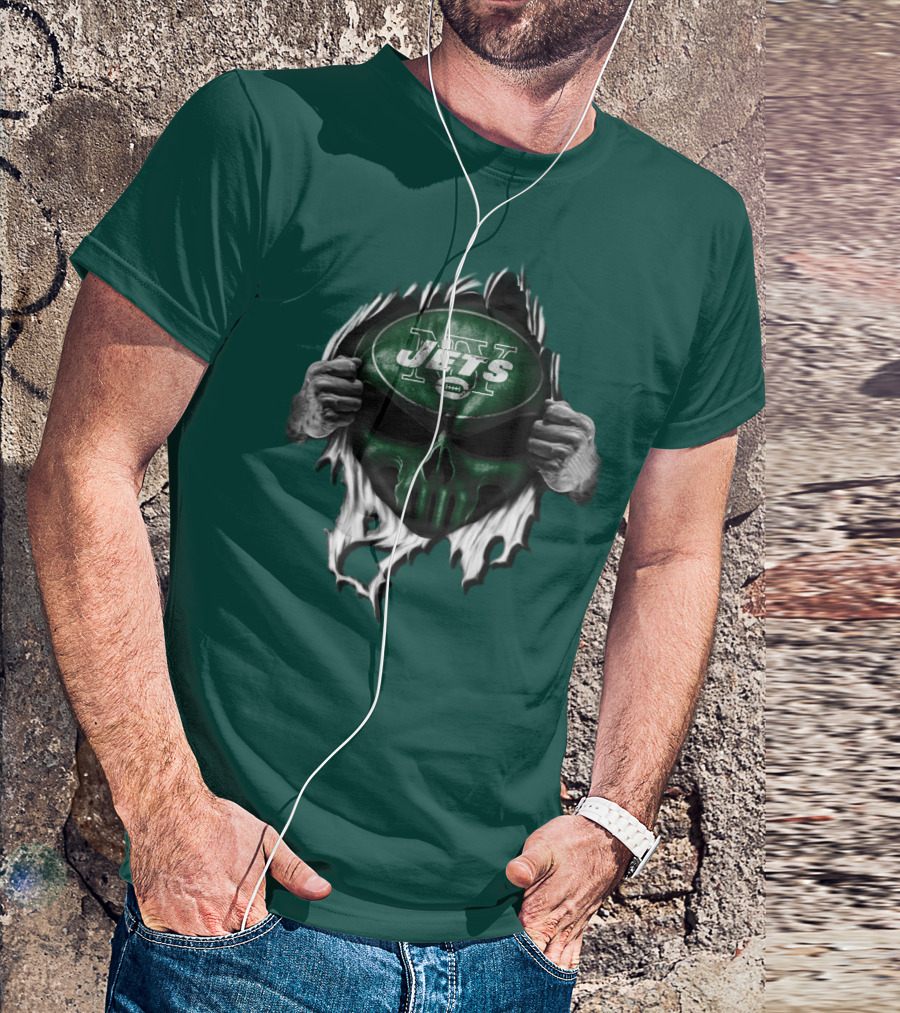 New York Jets Skull Ripping Football Helmet T-Shirt
