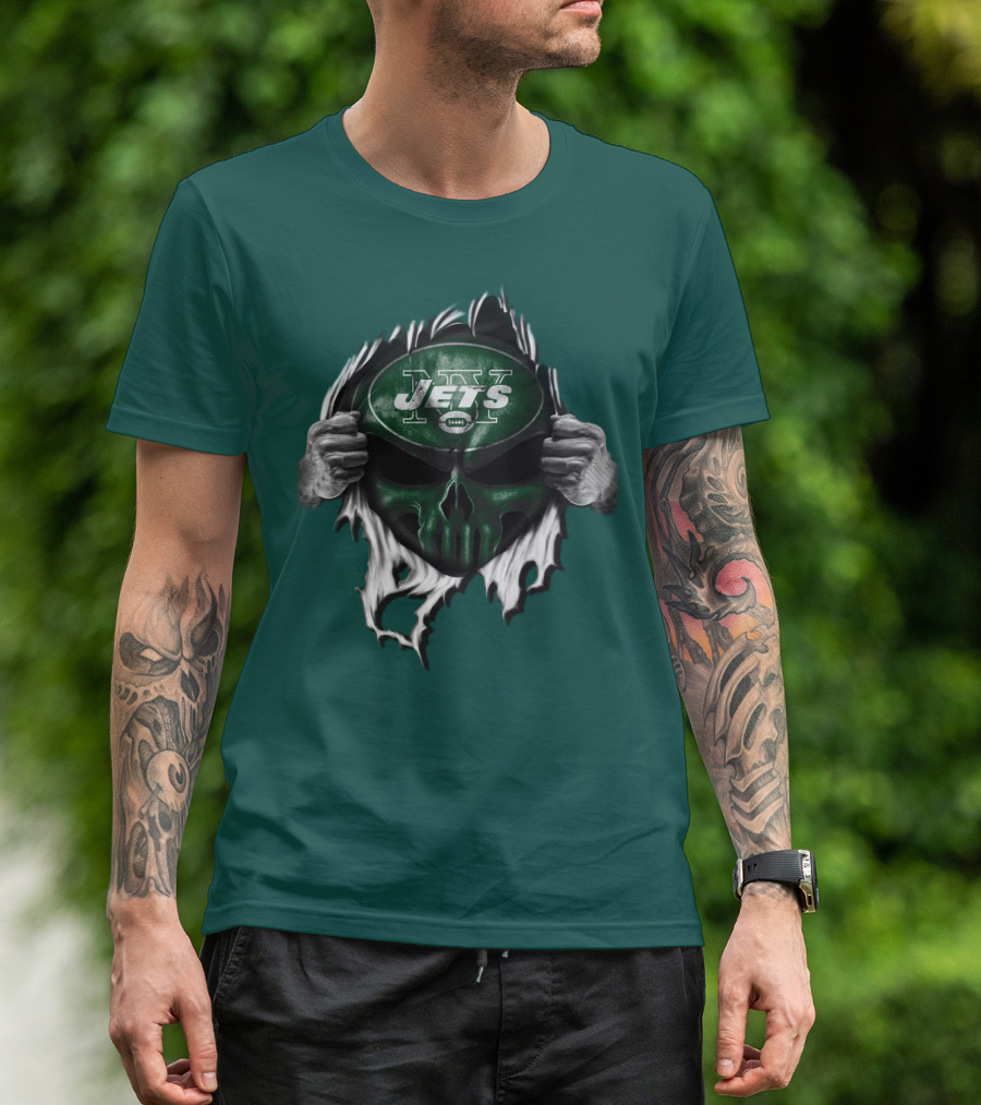 New York Jets Skull Ripping Football Helmet T-Shirt