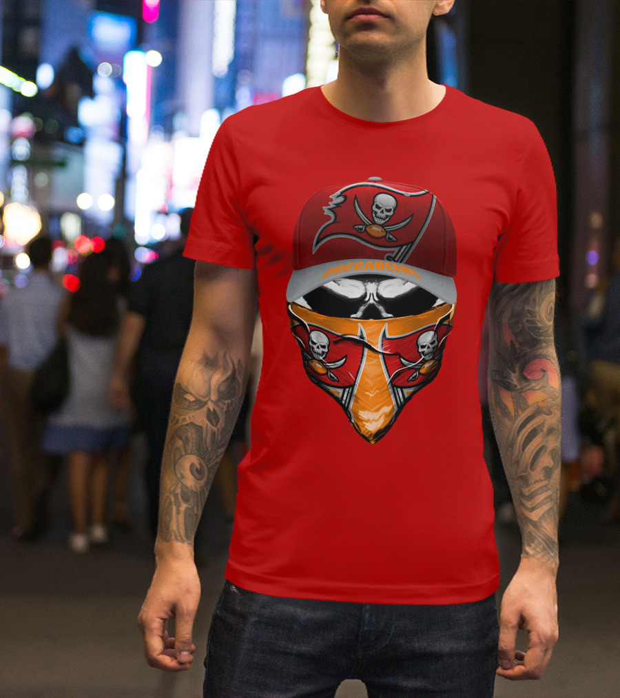Buccaneers Skull Logo Hat And Bandana Red T-Shirt