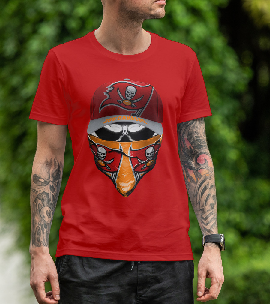 Buccaneers Skull Logo Hat And Bandana Red T-Shirt