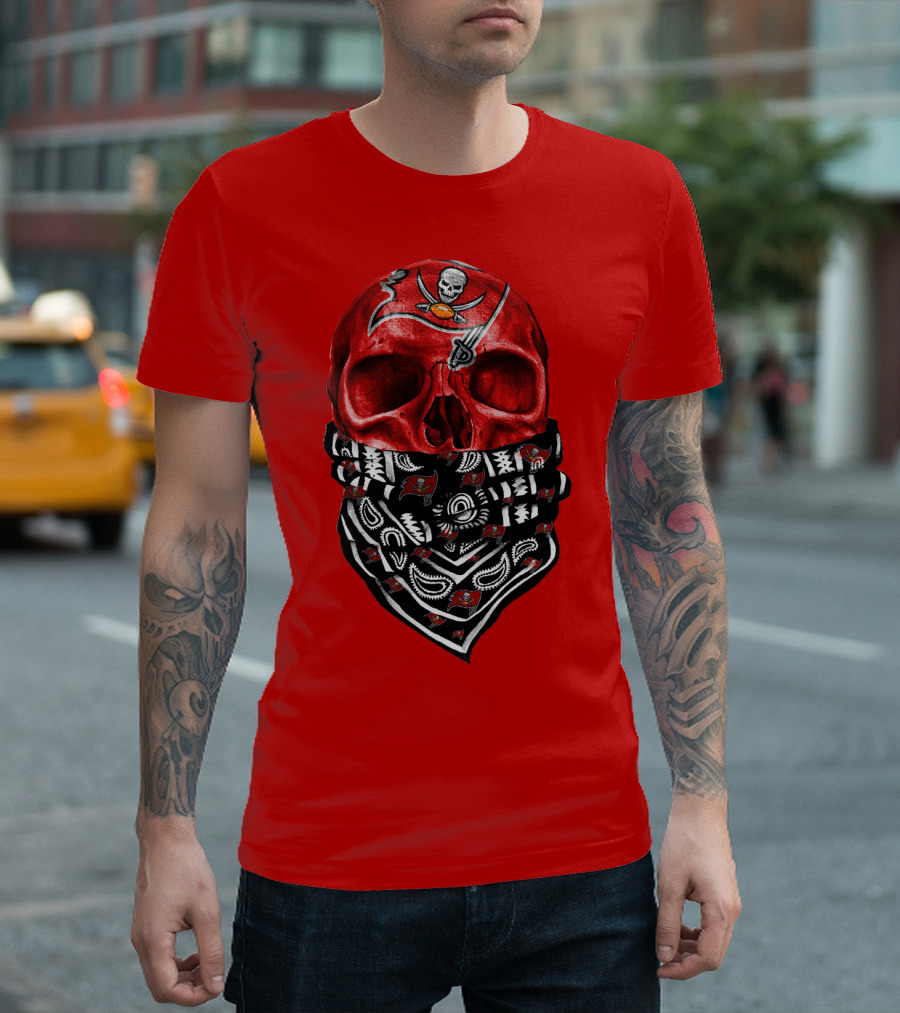 Tampa Bay Buccaneers Skull Bandana T-Shirt