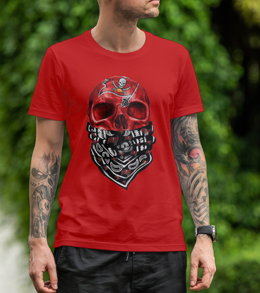 Tampa Bay Buccaneers Skull Bandana T-Shirt
