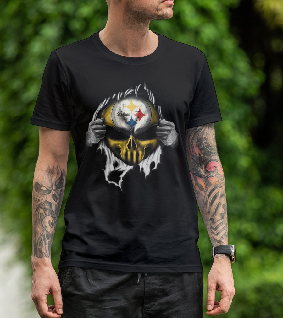 Steelers Skull With Logo And Ripped Effect T-Shirt